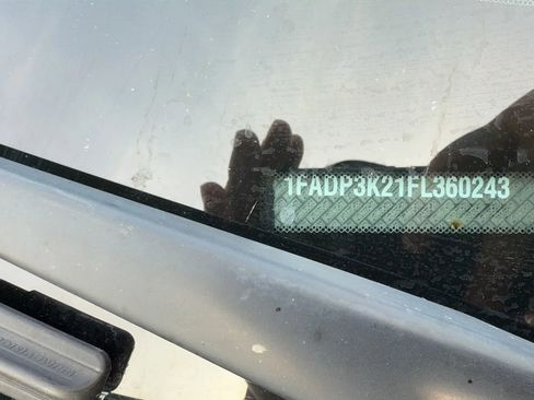 Used 2015 Ford Focus SE w/ SE Sport Package image 30