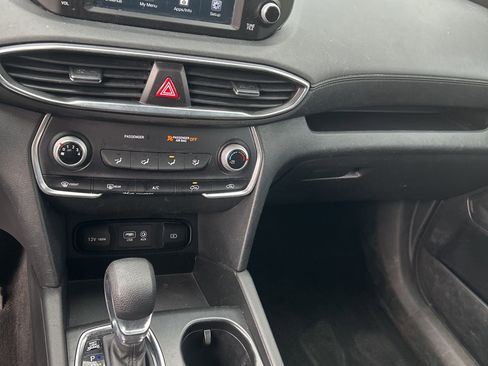 Used 2020 Hyundai Santa Fe SE image 13
