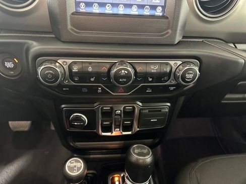 Used 2023 Jeep Wrangler Unlimited w/ Cold Weather Group image 23