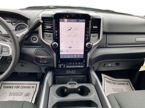 New 2026 RAM 2500 Big Horn AWD/4WD image 15