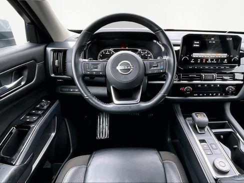 Used 2023 Nissan Pathfinder SL image 10