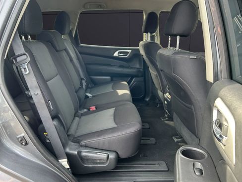 Used 2020 Nissan Pathfinder S image 13