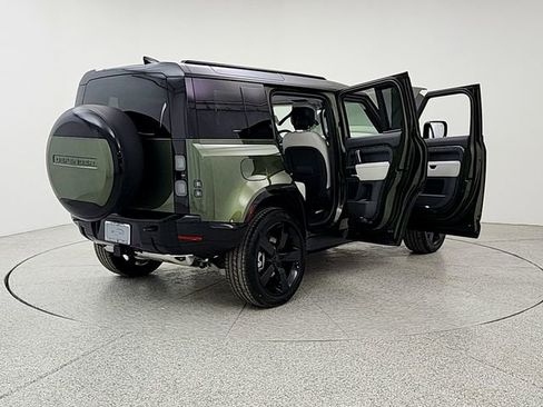 New 2026 Land Rover Defender 110 X-Dynamic SE AWD/4WD image 11