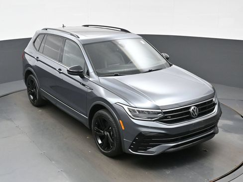 Used 2023 Volkswagen Tiguan SE R-Line AWD/4WD image 42