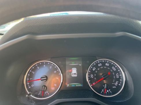 Used 2021 Toyota RAV4 LE image 17