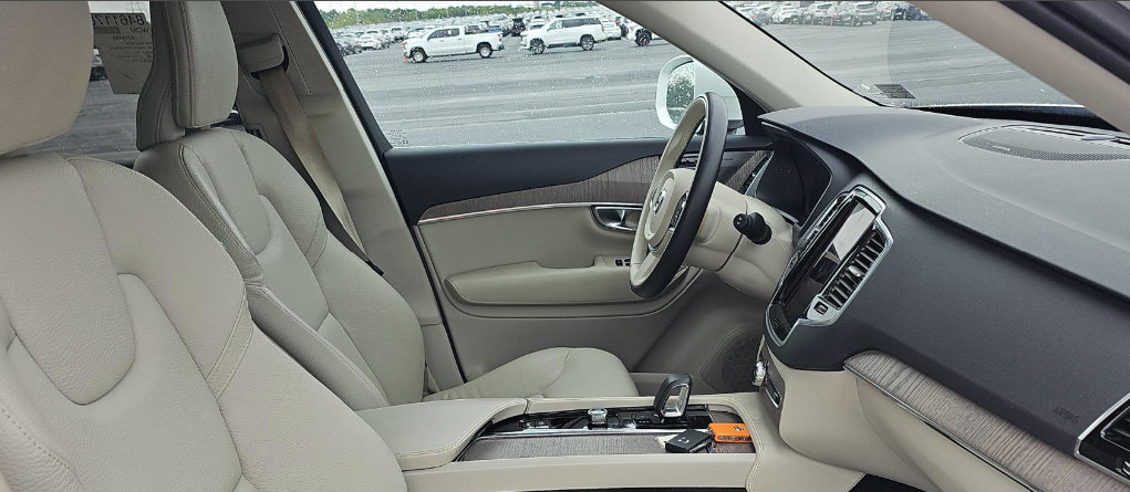 Used 2023 Volvo XC90 B6 Plus w/ Protection Package Premier AWD/4WD image 13