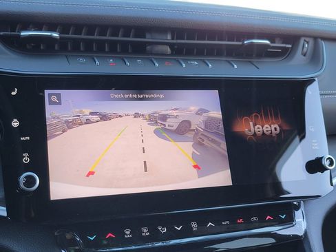 New 2026 Jeep Grand Cherokee Limited w/ Limited Altitude Package image 9