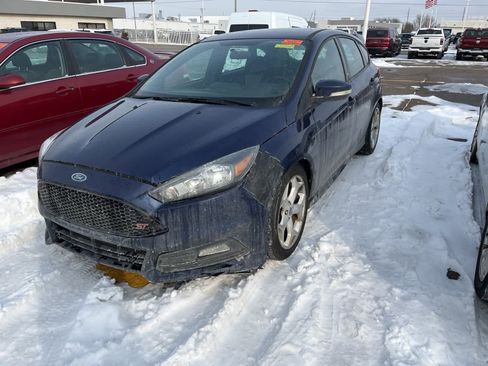 Used 2017 Ford Focus ST image 1