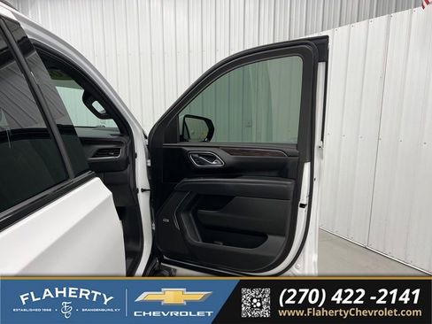 Used 2023 Chevrolet Tahoe Z71 w/ Luxury Package AWD/4WD image 14