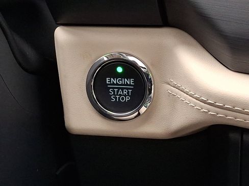 Certified 2024 Ford Expedition Platinum image 29