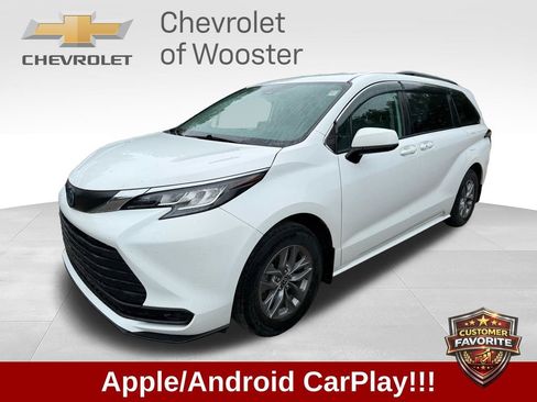Used 2022 Toyota Sienna LE FWD image 1
