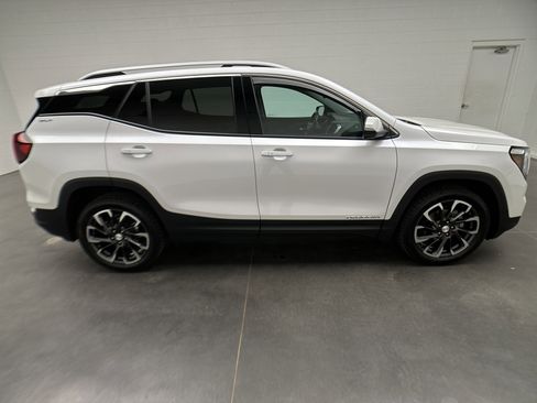 Used 2022 GMC Terrain SLT w/ Infotainment Package II AWD/4WD image 39