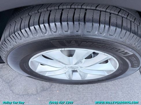 Used 2017 Kia Sorento FWD image 29