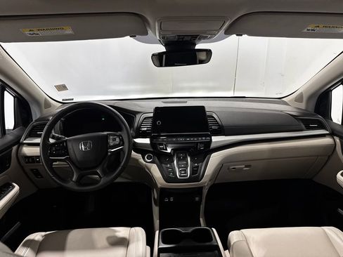 Used 2025 Honda Odyssey EX-L image 2