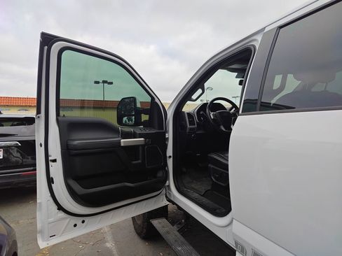 Used 2021 Ford F350 Lariat w/ Lariat Ultimate Package image 4