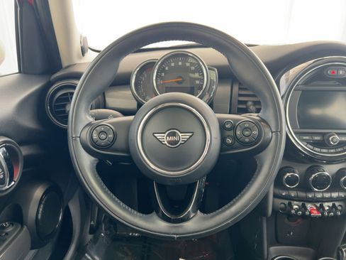 Used 2020 MINI Cooper 4-Door Hardtop image 18