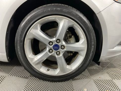 Used 2014 Ford Fusion SE w/ Equipment Group 201A image 10