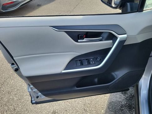 Used 2025 Toyota RAV4 XLE w/ Convenience Package FWD image 15