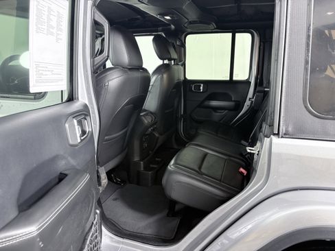 Used 2018 Jeep Wrangler Unlimited Sahara image 24