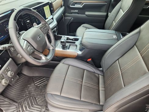 New 2026 Chevrolet Silverado 1500 High Country w/ Midnight Edition AWD/4WD image 13