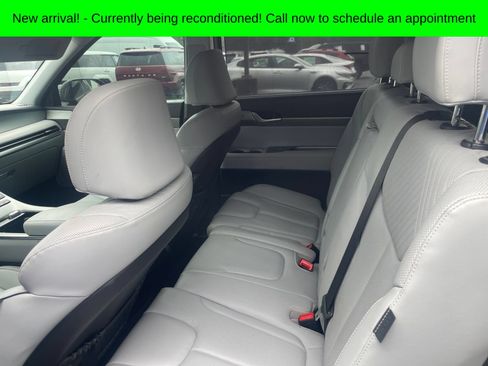 Used 2023 Hyundai Palisade SEL FWD image 5