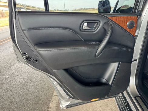 Used 2019 INFINITI QX80 Luxe image 19