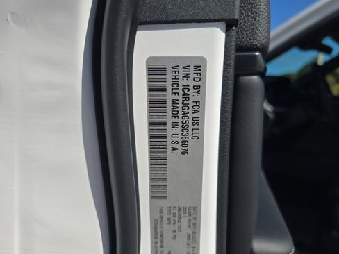 New 2025 Jeep Grand Cherokee Altitude image 29