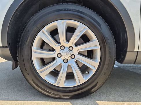 Used 2017 Land Rover Discovery Sport SE AWD/4WD image 21