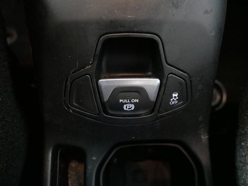 Used 2020 Jeep Renegade Sport w/ Sport Appearance Group image 32