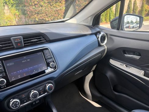 Used 2025 Nissan Versa SV FWD image 33