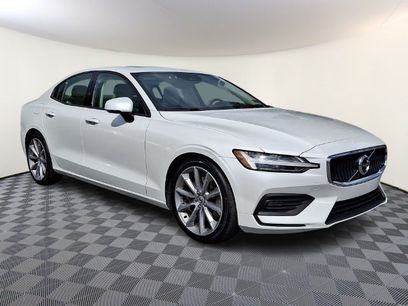 Used 2019 Volvo S60 T6 Momentum w/ Multimedia Package