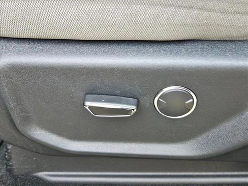 Used 2017 Ford F250 XLT w/ XLT Value Package image 11