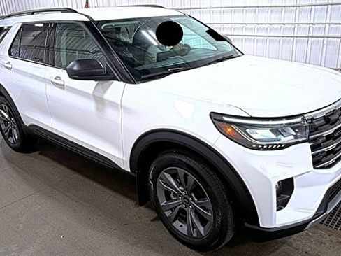 Used 2026 Ford Explorer Active w/ Active Comfort Package AWD/4WD image 5