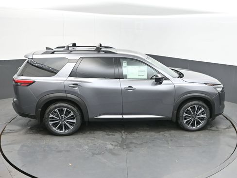 New 2026 Nissan Pathfinder Platinum FWD image 39