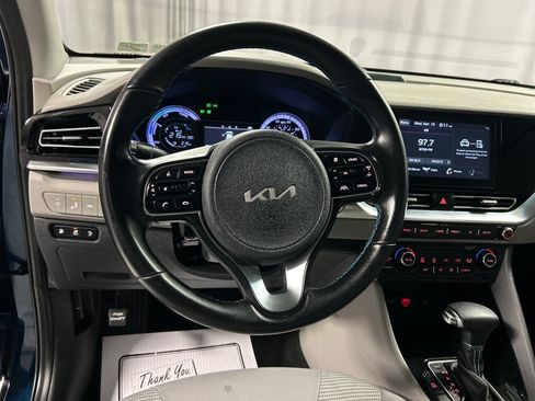 Used 2022 Kia Niro LXS FWD image 13