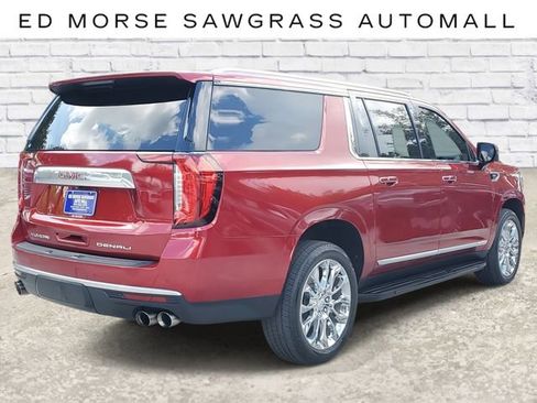Used 2022 GMC Yukon XL Denali image 4
