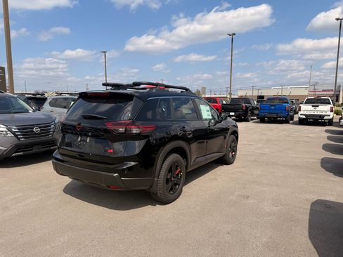 New 2026 Nissan Rogue SV AWD/4WD image 4