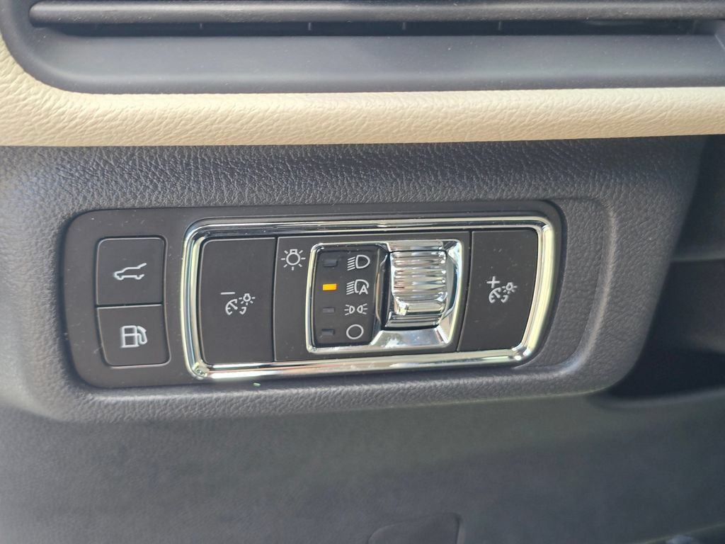 New 2025 Lincoln Corsair Grand Touring w/ Jet Appearance Package AWD/4WD image 25