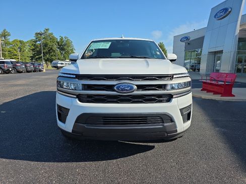 Used 2024 Ford Expedition Max XLT image 4