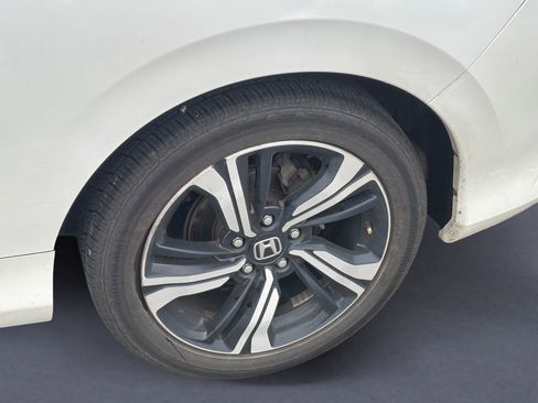 Used 2016 Honda Civic Touring image 5