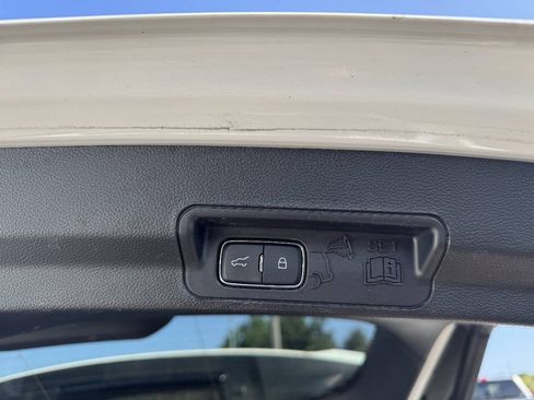 Certified 2020 Ford Explorer XLT w/ Equipment Group 202A AWD/4WD image 31