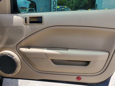 Used 2005 Ford Mustang Coupe RWD image 22