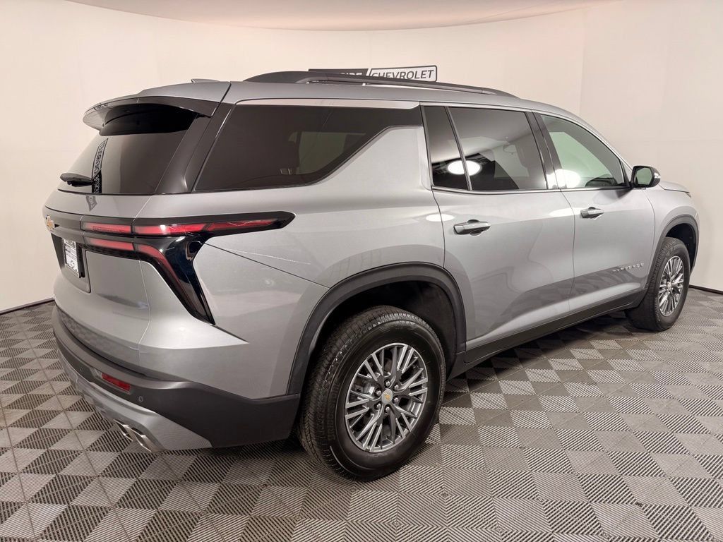Used 2025 Chevrolet Traverse LT AWD/4WD image 6