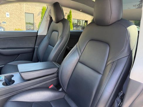 Used 2021 Tesla Model Y Long Range AWD/4WD image 12
