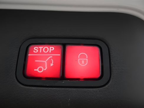Used 2019 Mercedes-Benz GLE 400 4MATIC w/ Premium 1 Package image 17