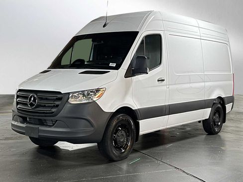 Used 2025 Mercedes-Benz Sprinter 2500 image 7