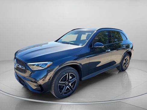 Certified 2026 Mercedes-Benz GLC 300 image 2