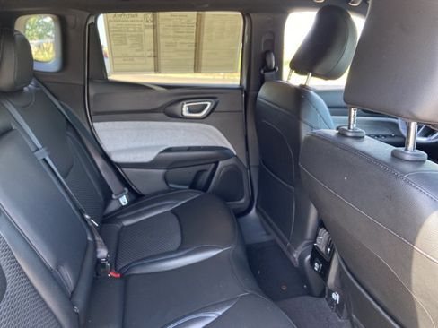 Used 2024 Jeep Compass Latitude AWD/4WD image 21