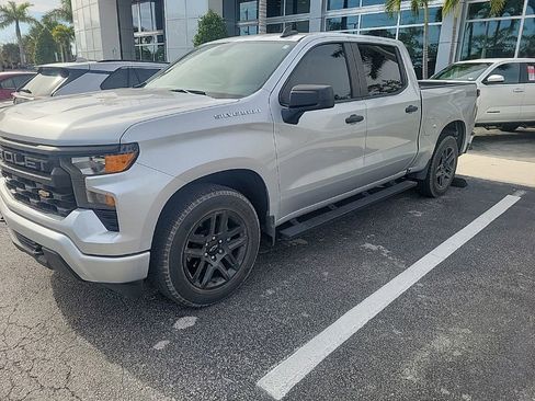 Used 2022 Chevrolet Silverado 1500 Custom image 2