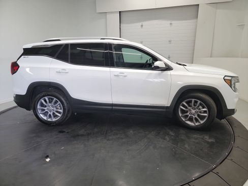 Used 2022 GMC Terrain SLT FWD image 11